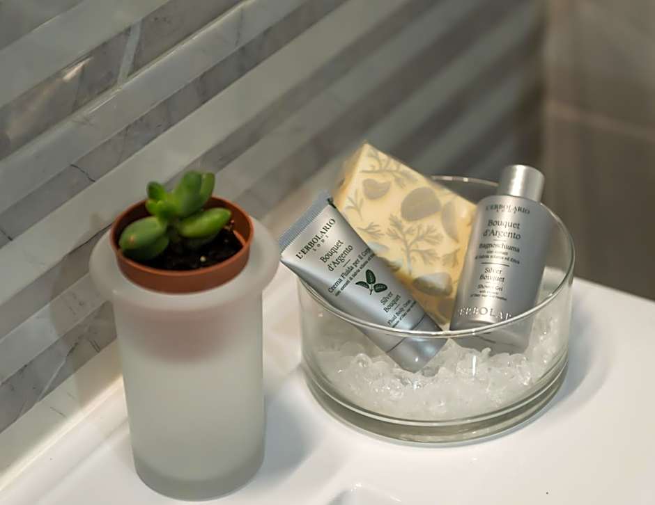 Yes I Know My Room - Magica Napoli