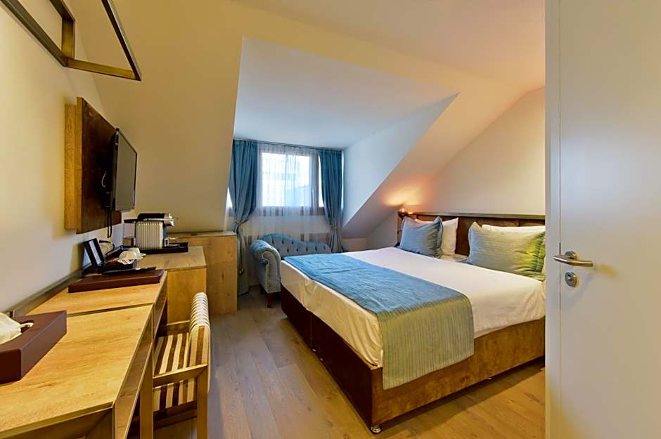 Hôtel Rousseau Plus