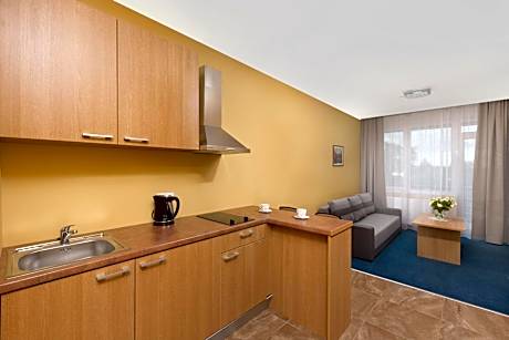 Two Room Family Room with Kitchenette with Spa Access