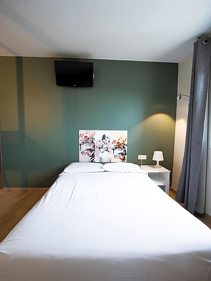 Hotel Grand Cap Rooftop Pool