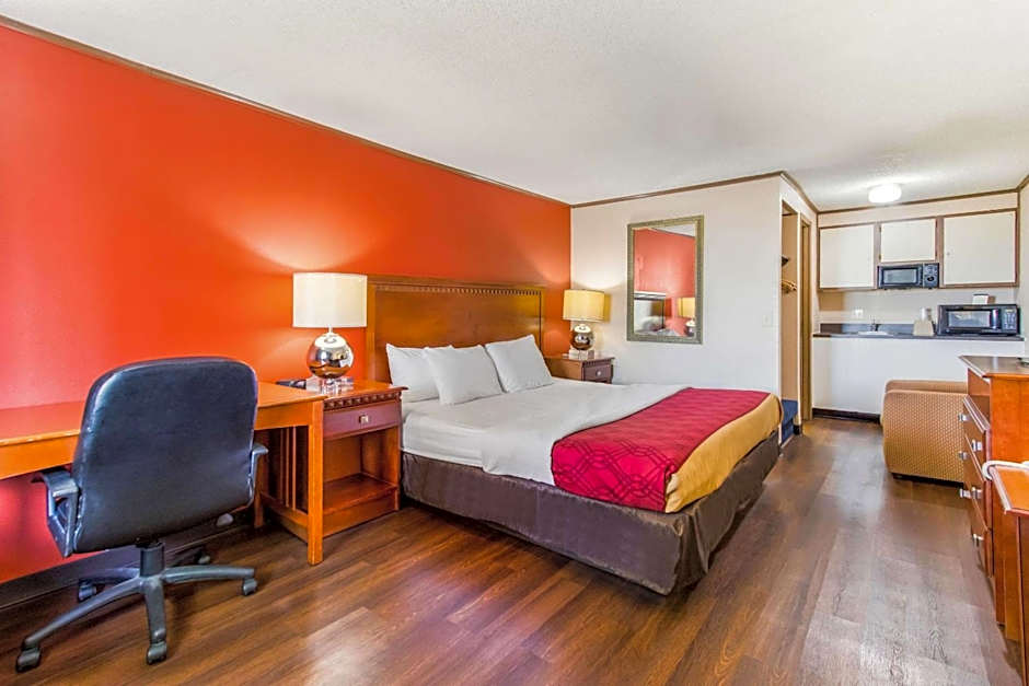 Econo Lodge Norwalk