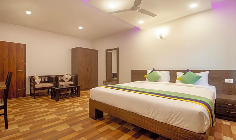 Treebo Elite Plaza, 700 Mtrs From Madikeri Fort