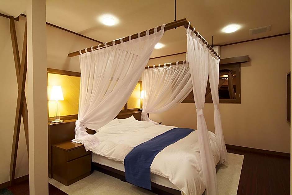 hotelLUANA 18歳未満入場禁止