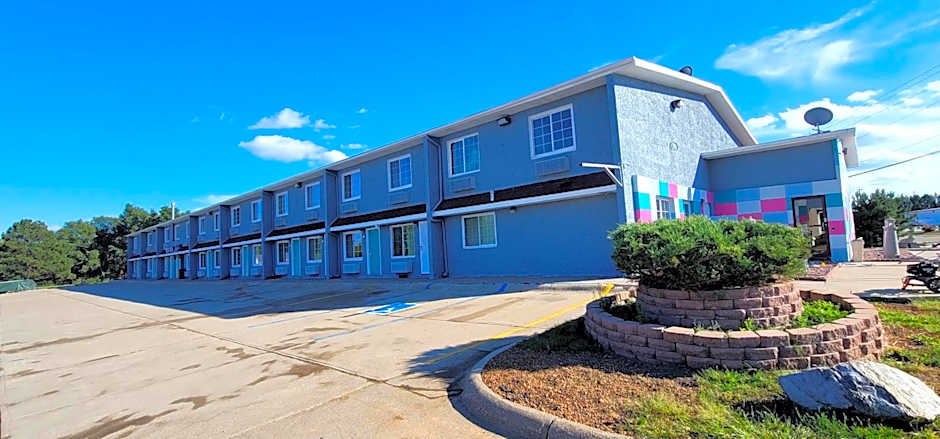 Dragonfly Inn & Suites