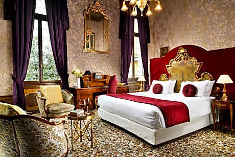 Luxury Suite Grand Canal Open Plan