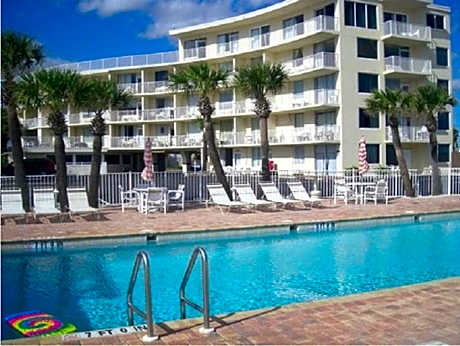 Ocean View Renovated Condo With Pool - DAYTONA BEACH