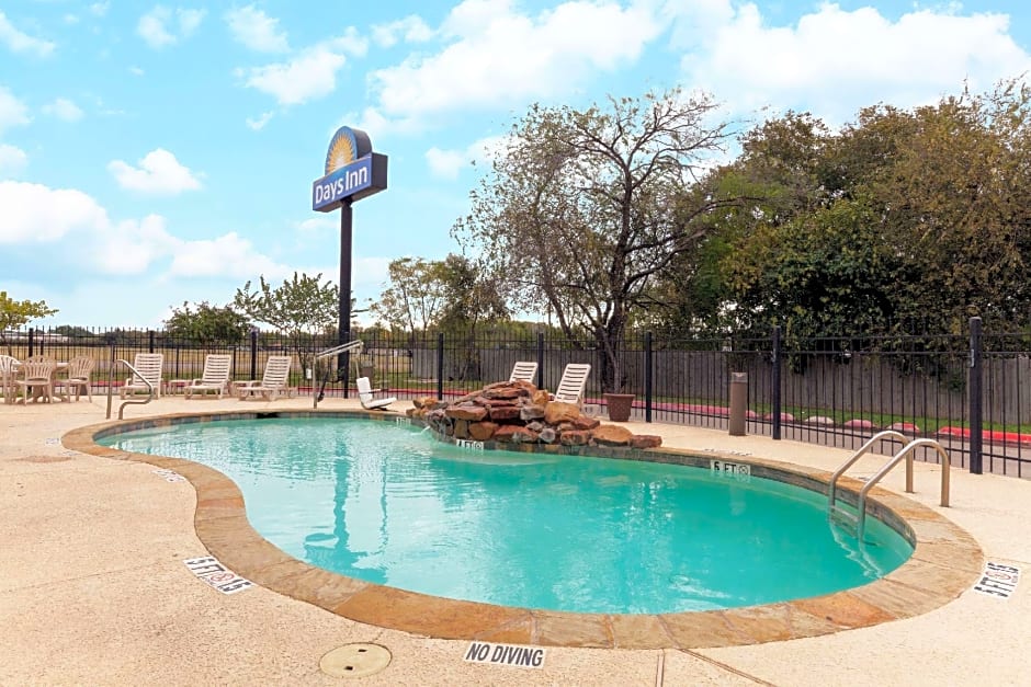 Days Inn by Wyndham San Antonio at Palo Alto