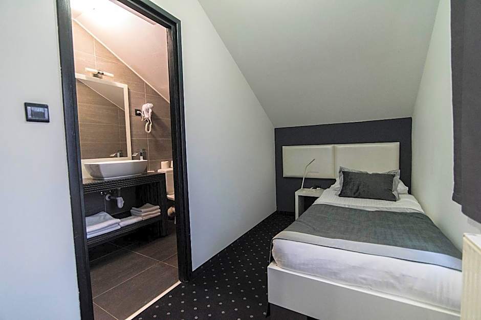 Hotel Cool Zagreb Airport