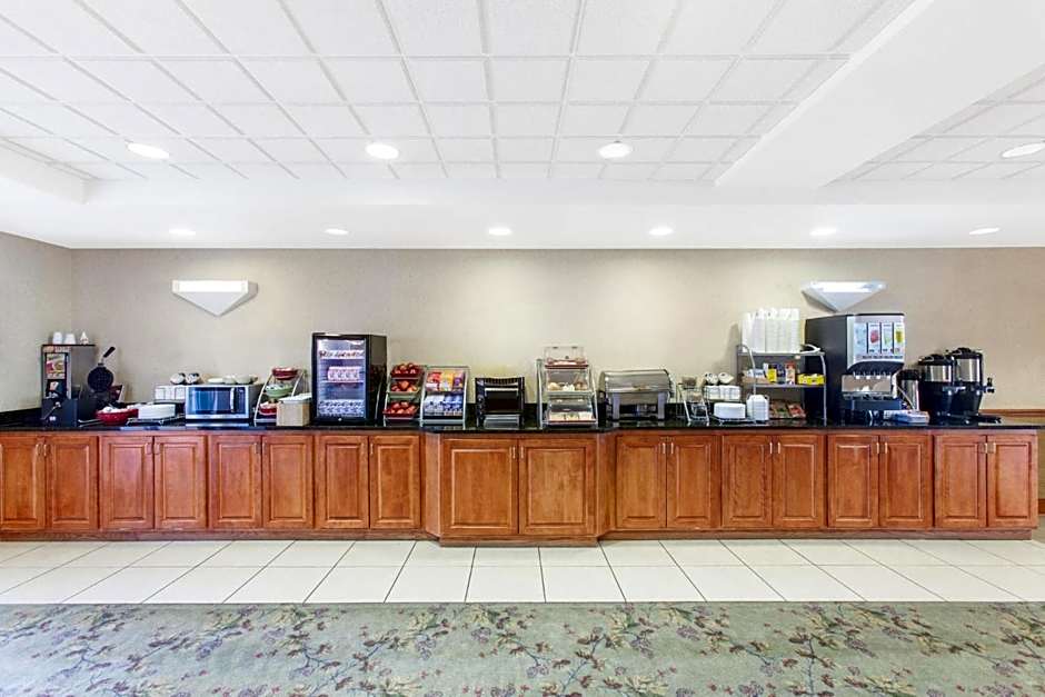 Wingate by Wyndham Bentonville Airport