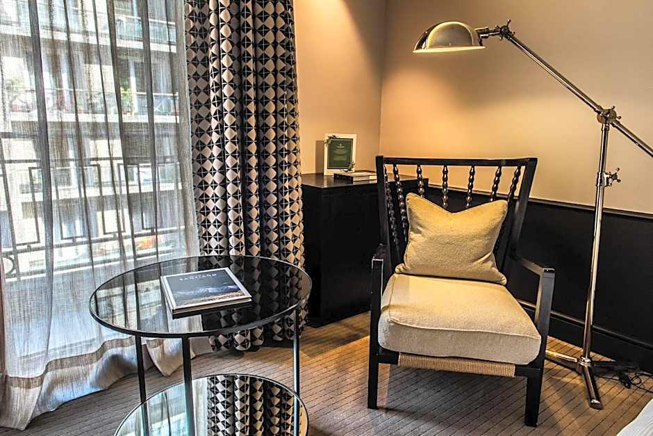 The Singular Santiago