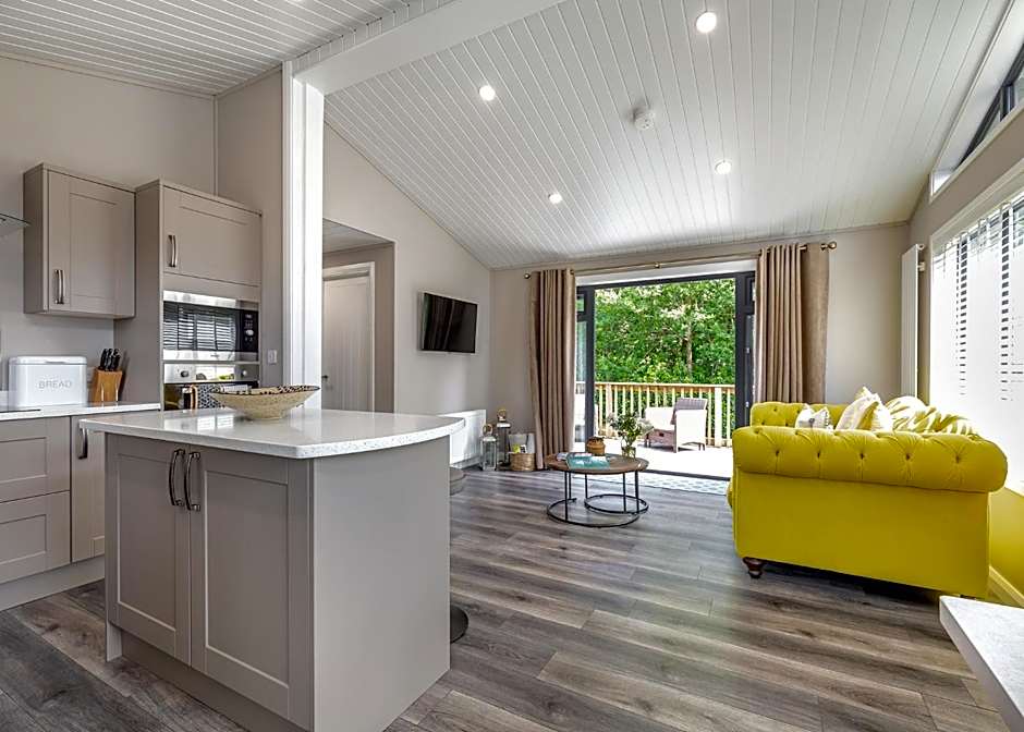 Charlesworth Lodges