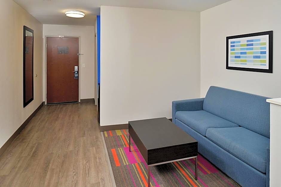 Holiday Inn Express Hotel & Suites Carthage By IHG