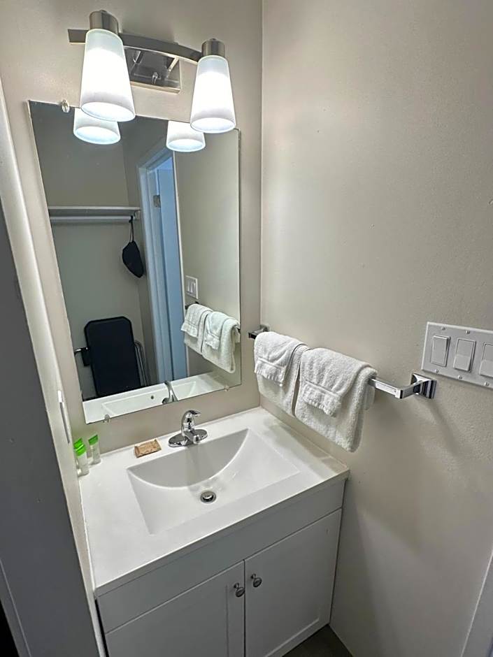 Anavada Inn & Suites - Grande Prairie