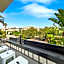 Beverly Hills Glamour Oasis 2 BR Apt with Parking 304