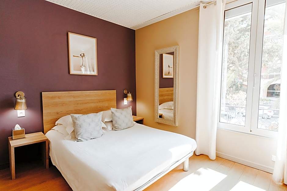 Hôtel Le Petit Castel