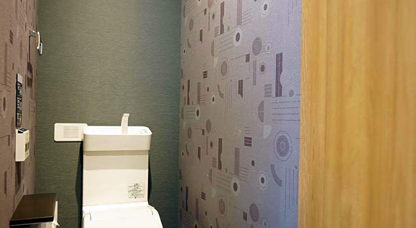 WIRES HOTEL James zaka