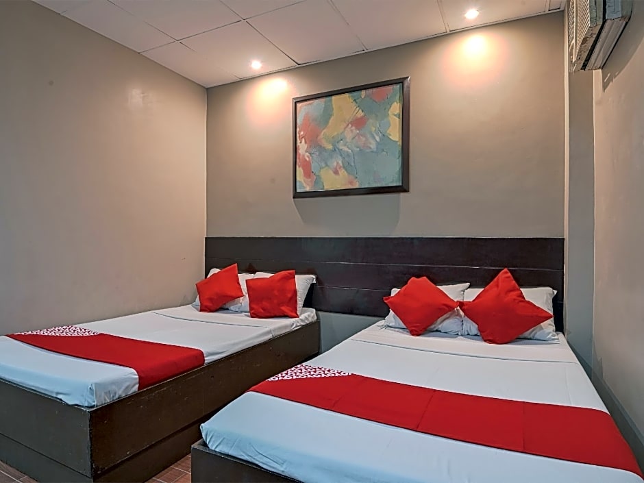 OYO 584 Grace Residence Hall