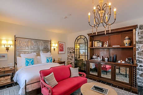Urban Junior Suite King