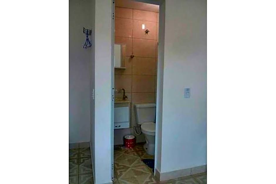 Estúdio em maresias com ar condicionado e piscina