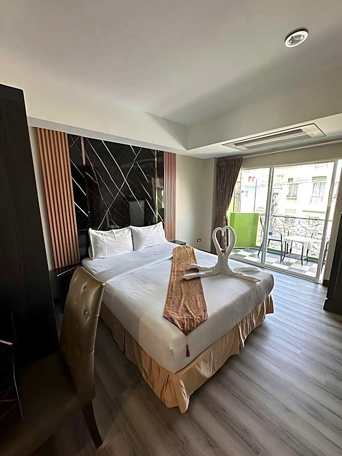 Maleez Lodge