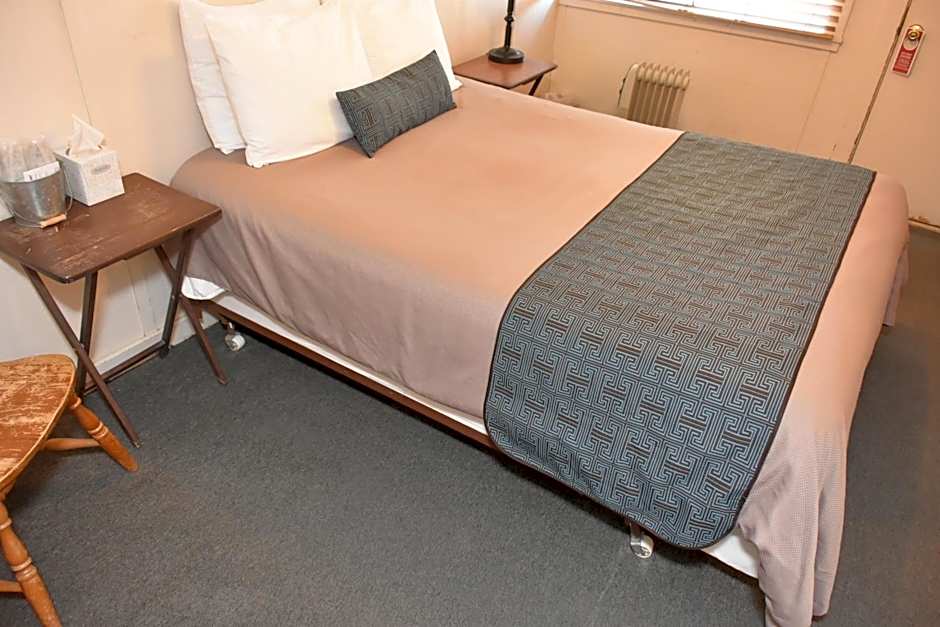 Panamint Springs Motel & Tents