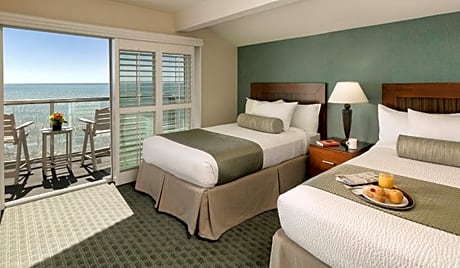 Oceanfront Two Bedroom Suite, King & Two Doubles