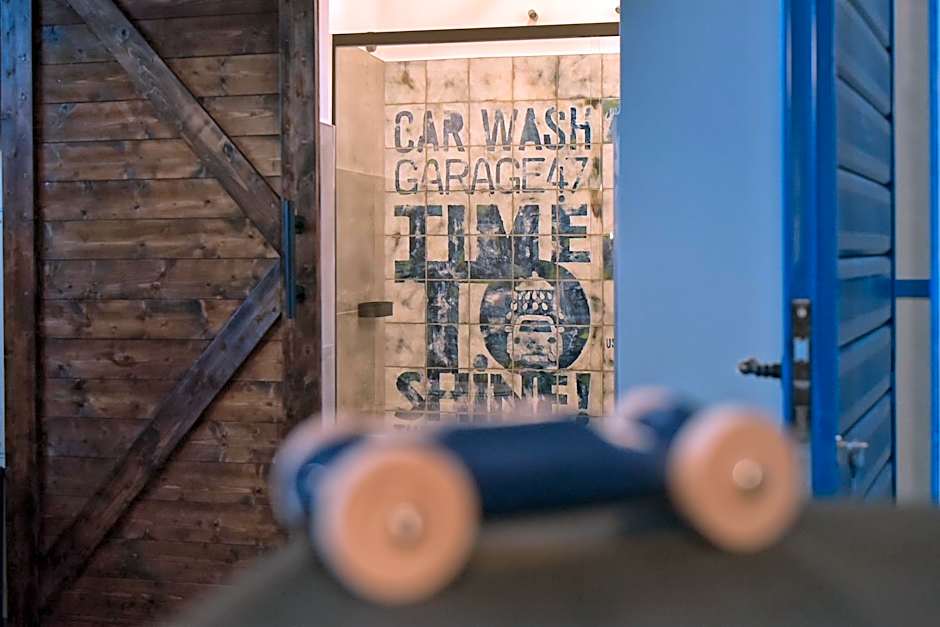 GARAGE47 Storica Officina Meccanica LOFT B&B iN PIENZA