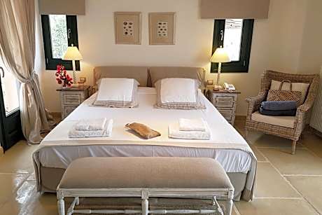 Suite with Sea View & Balcony