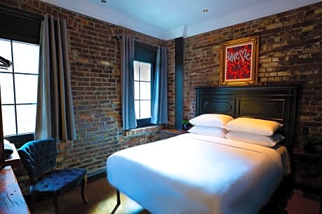 Premium Queen Room