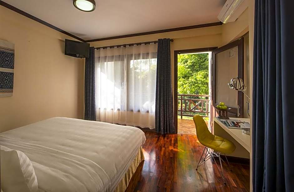 Parasol Blanc Hotel