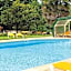 Logis Hotel Restaurant Les Cedres