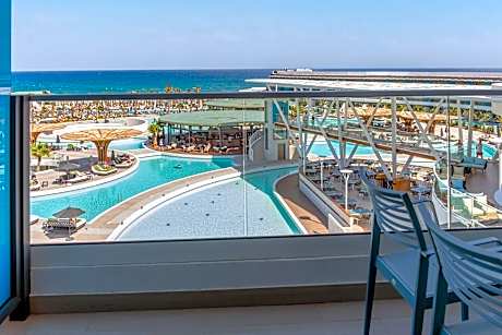 SUPERIOR EXCLUSIVE POOL OR SEA VIEW