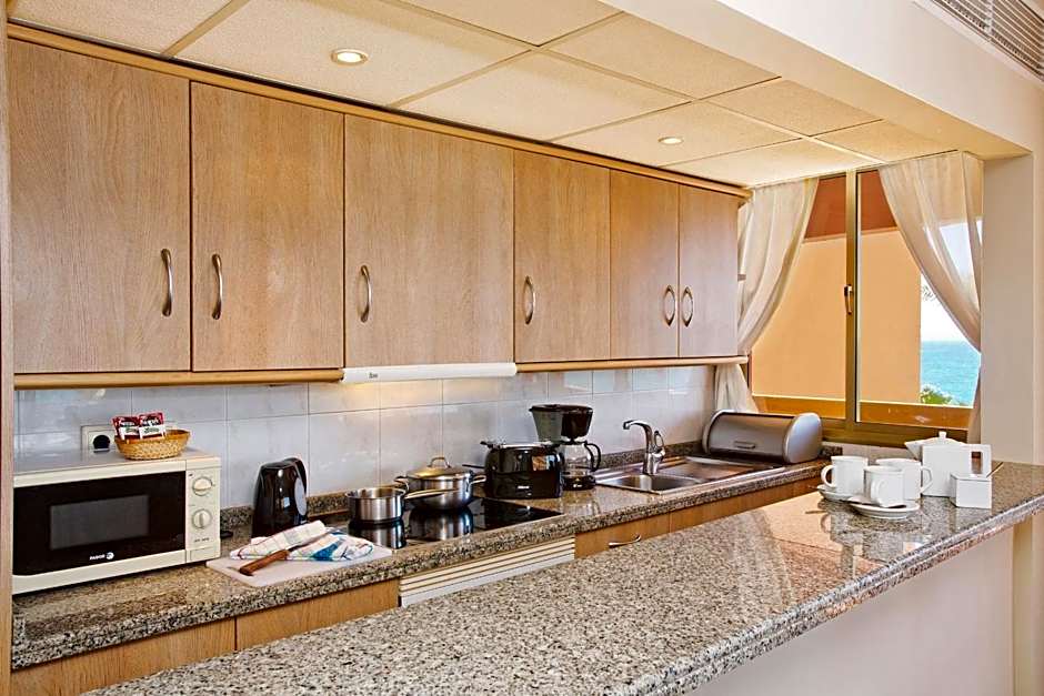 Sunset Beach Club Hotel Apartments