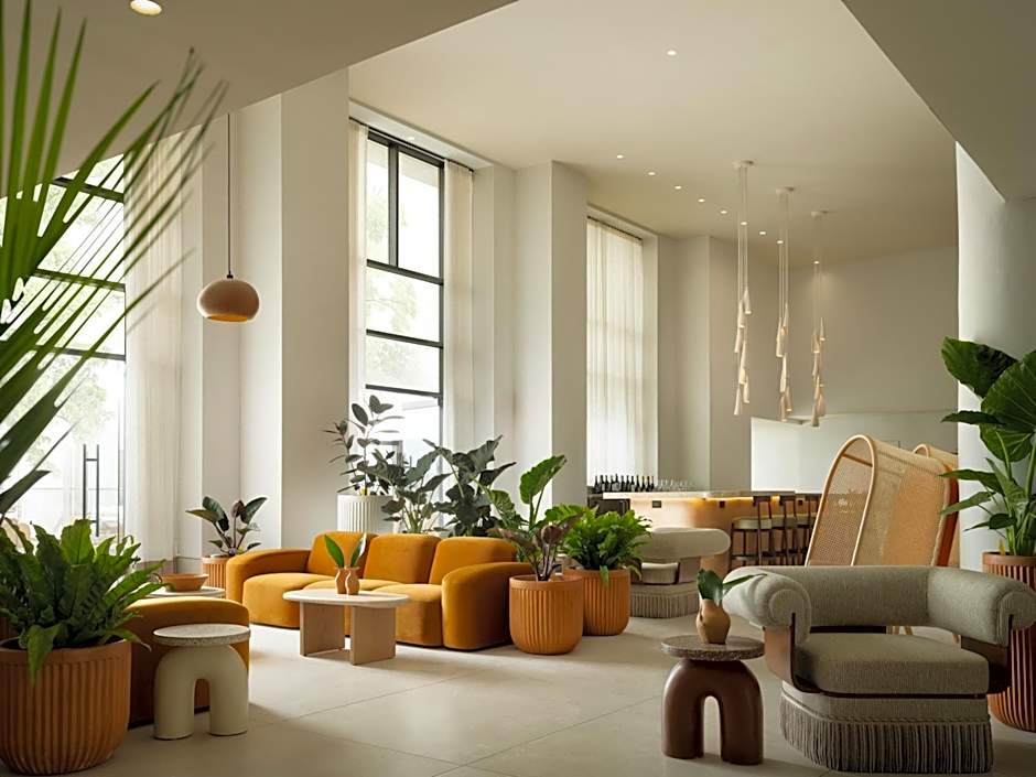 Sandbourne Santa Monica, Autograph Collection