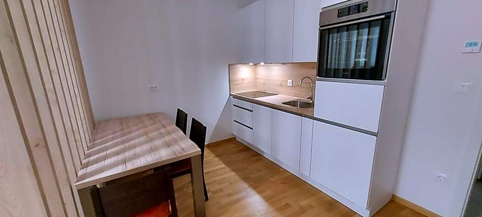 Apartments & Burgers REZIDENCA PIPANOVA