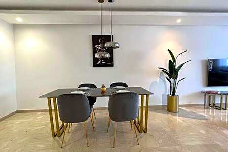 Business Travelers and Families - 3 Bedrooms