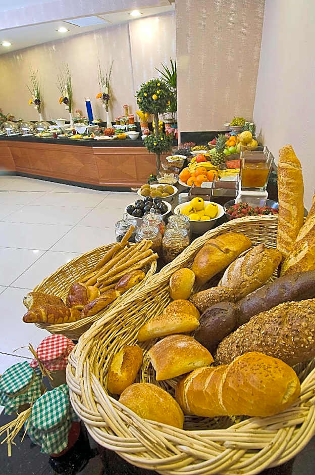 Tugcu Hotel Select