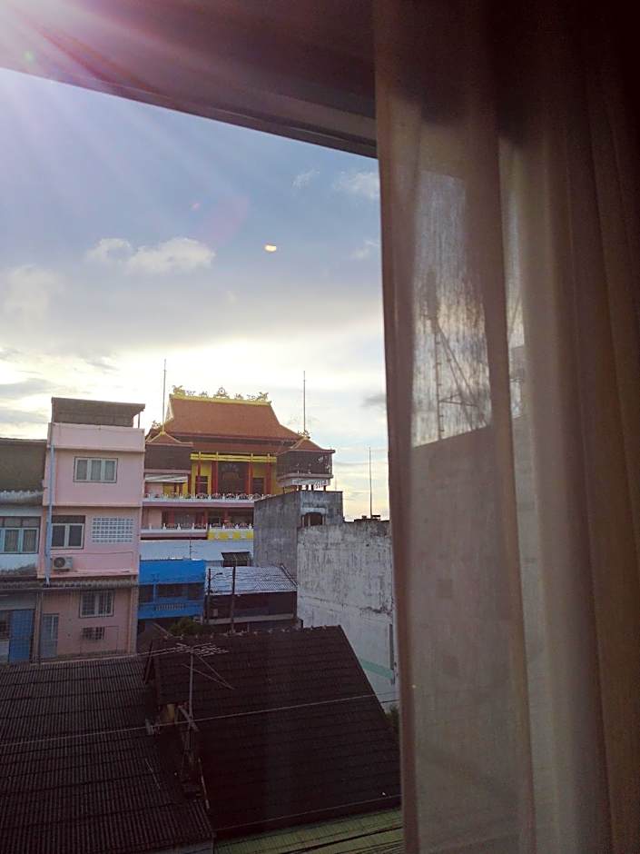 Get GuestHouse 2 (Sangsri 4)