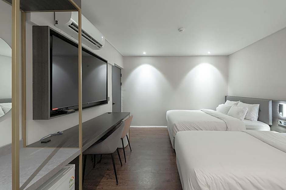 Cloud in Hotel Mokpo Peace Square