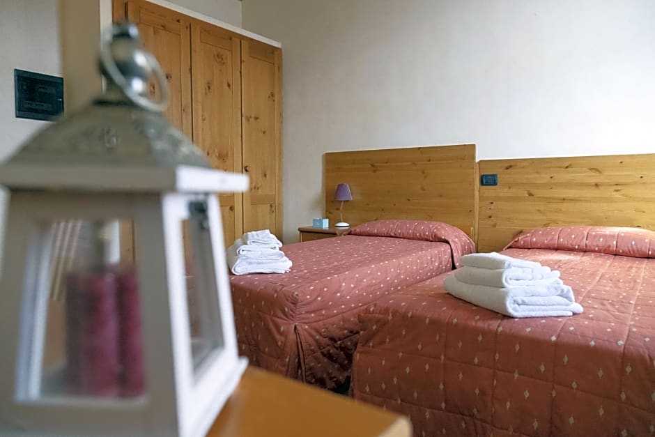 Pràcatinat Hotel & Restaurant