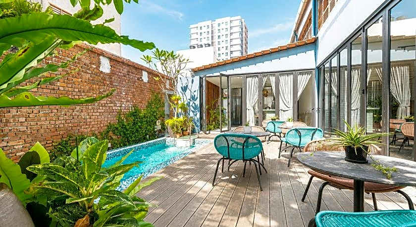 Tien Terrace Macalister