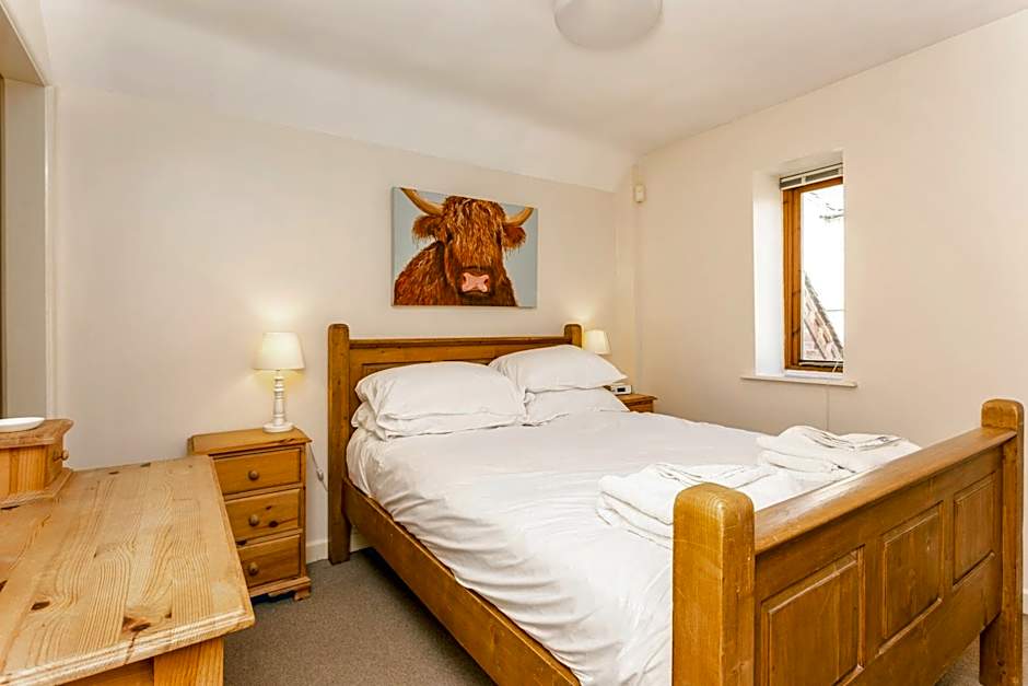 Photo 1 of 18 of West 2 Bedroom Cottage