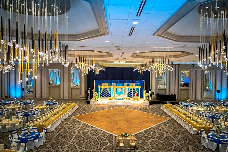 Renaissance by Marriott Dallas Addison Hotel