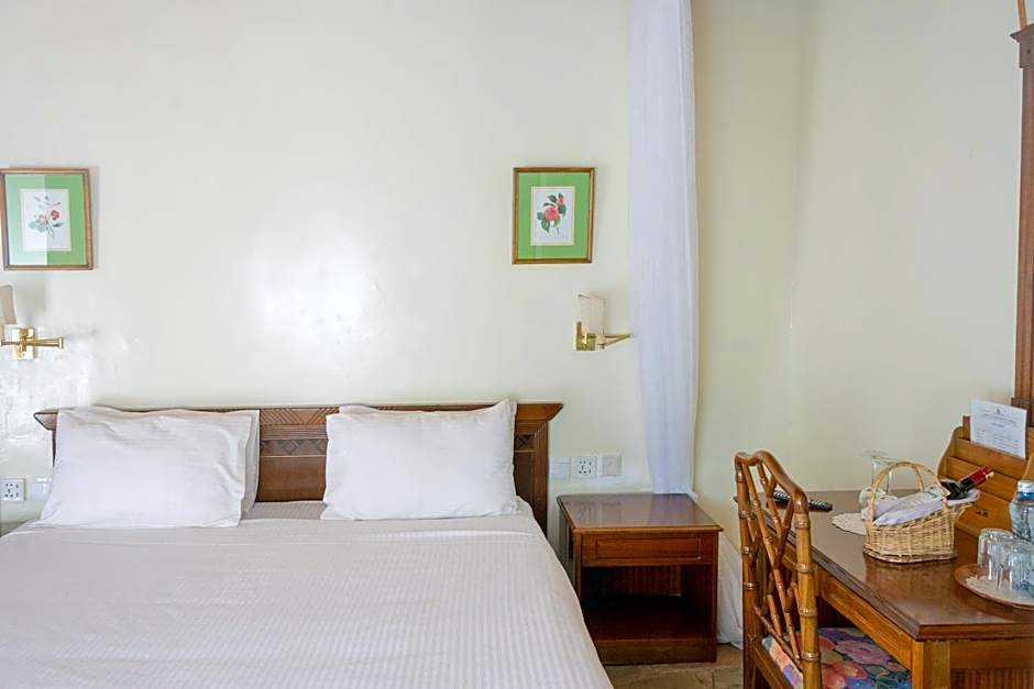 Jacaranda Lake Elementaita Lodge