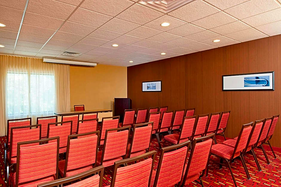 Courtyard by Marriott Chicago Elmhurst/Oakbrook Area