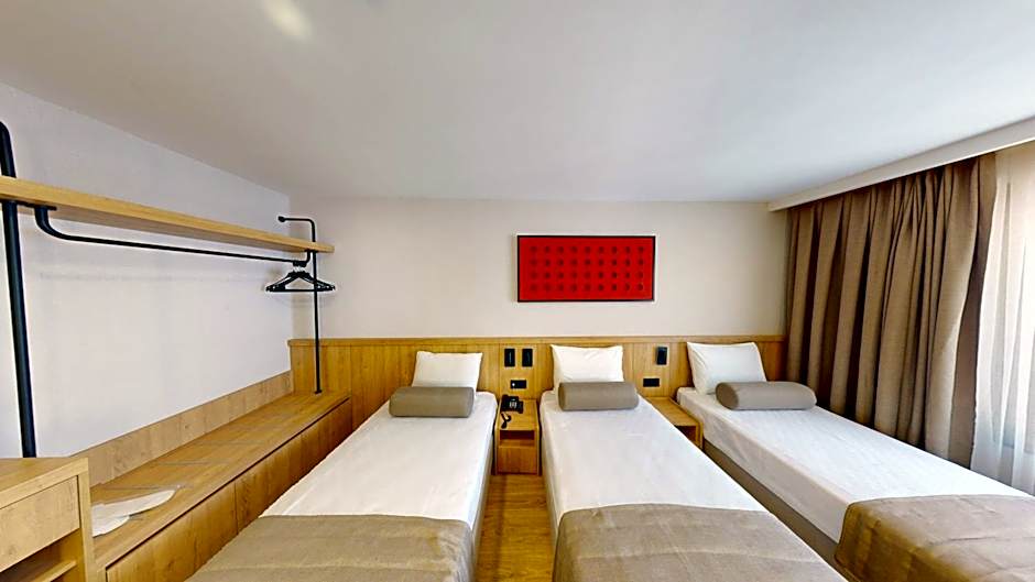 Istanbul River Hotel