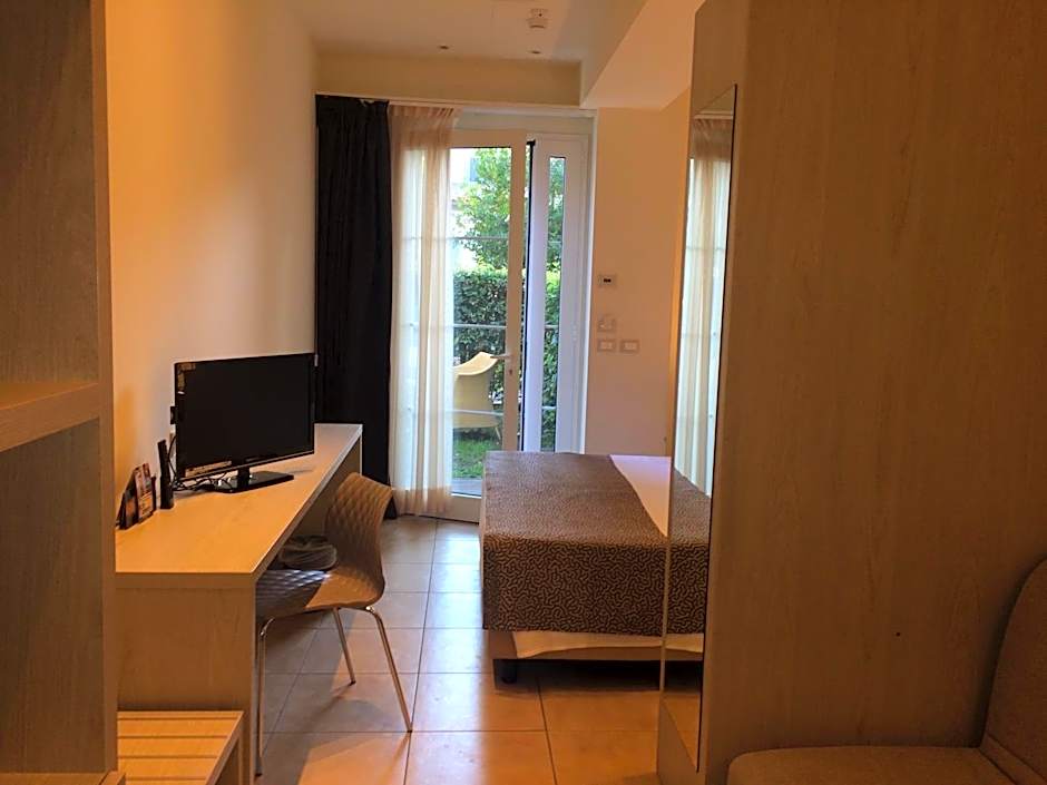 Accademia Hotel