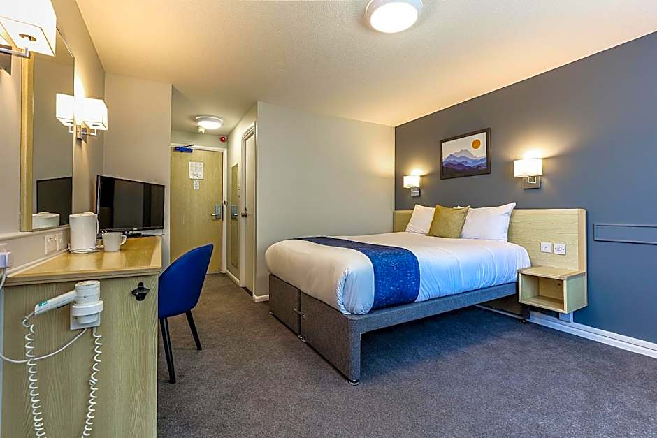 Days Inn by Wyndham Fleet M3