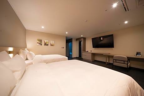 King Room with Two King Beds