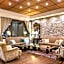 Country Club Hotel & Suites